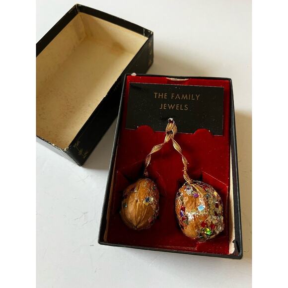 Vintage Gag Gift Adult Racy Family Jewels White Elephant Exchange Joke Nuts - Picture 12 of 12